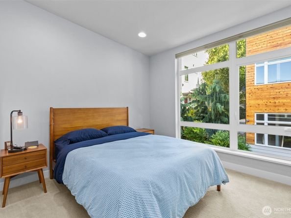 4040 129th Court SE 18, Bellevue WA 98006