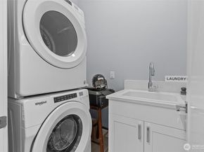 4040 129th Court SE 18, Bellevue WA 98006
