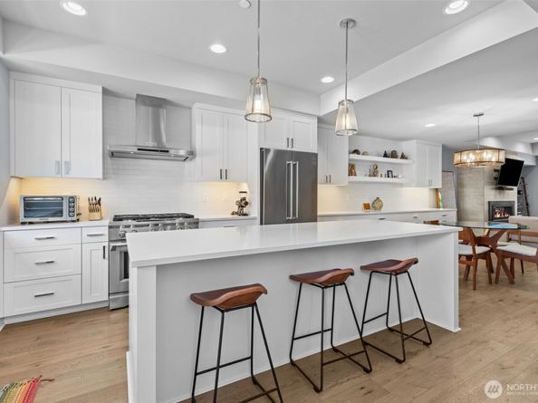 4040 129th Court SE 18, Bellevue WA 98006