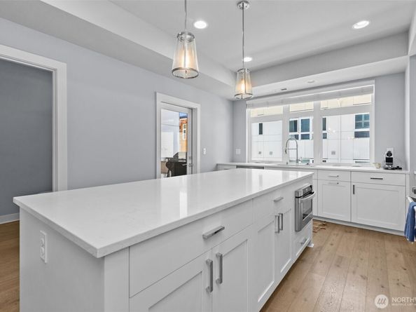 4040 129th Court SE 18, Bellevue WA 98006