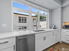 4040 129th Court SE 18, Bellevue WA 98006