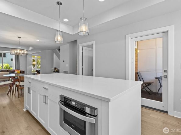 4040 129th Court SE 18, Bellevue WA 98006