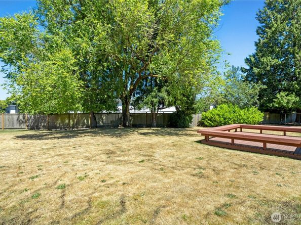 21502 52nd Place W, Mountlake Terrace WA 98043