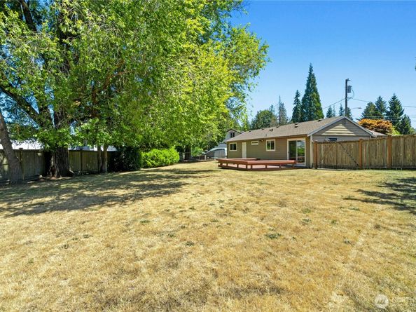 21502 52nd Place W, Mountlake Terrace WA 98043