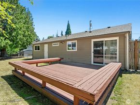 21502 52nd Place W, Mountlake Terrace WA 98043