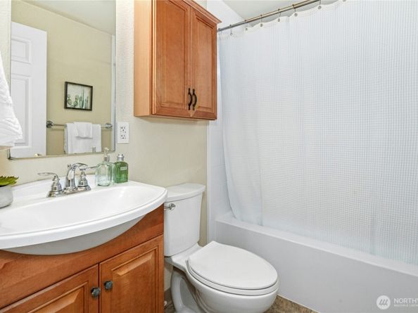 21502 52nd Place W, Mountlake Terrace WA 98043