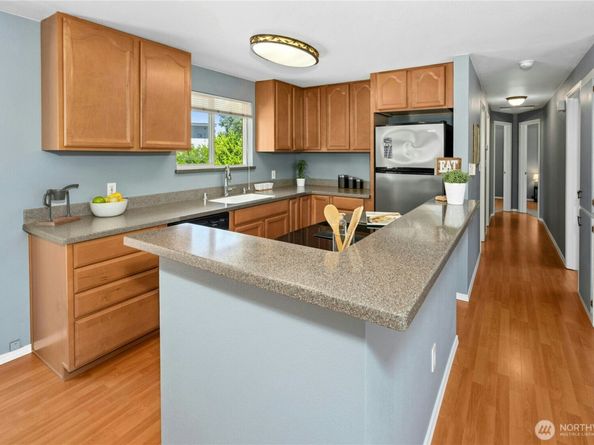 21502 52nd Place W, Mountlake Terrace WA 98043
