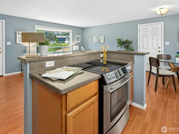 21502 52nd Place W, Mountlake Terrace WA 98043
