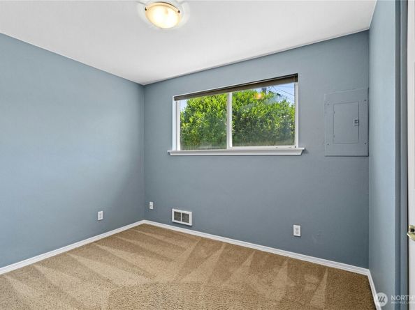 21502 52nd Place W, Mountlake Terrace WA 98043