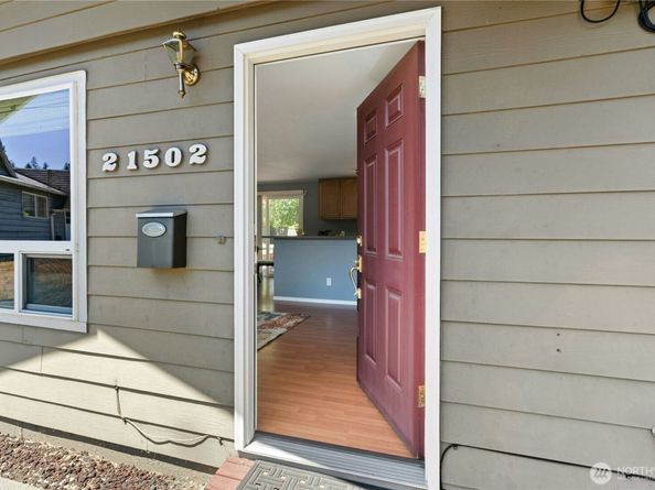 21502 52nd Place W, Mountlake Terrace WA 98043