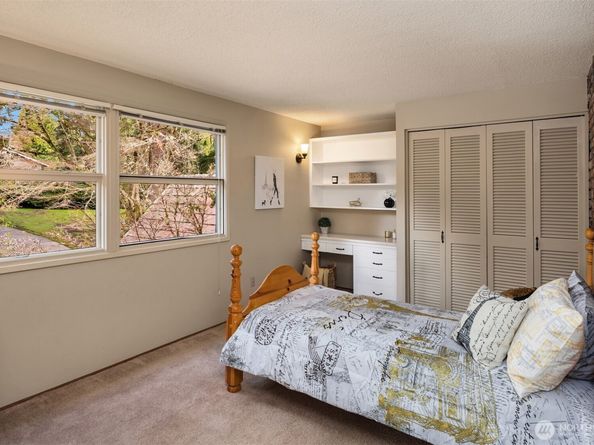 16521 NE 1st Place, Bellevue WA 98008