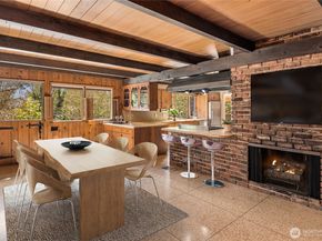 16521 NE 1st Place, Bellevue WA 98008