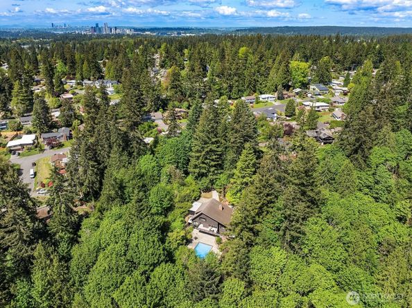 16521 NE 1st Place, Bellevue WA 98008