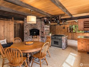 16521 NE 1st Place, Bellevue WA 98008