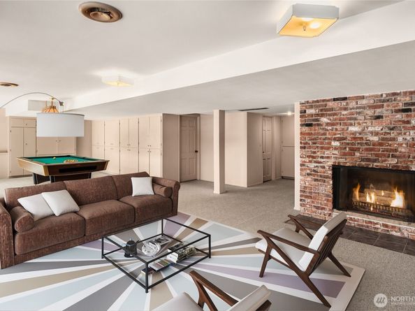 16521 NE 1st Place, Bellevue WA 98008