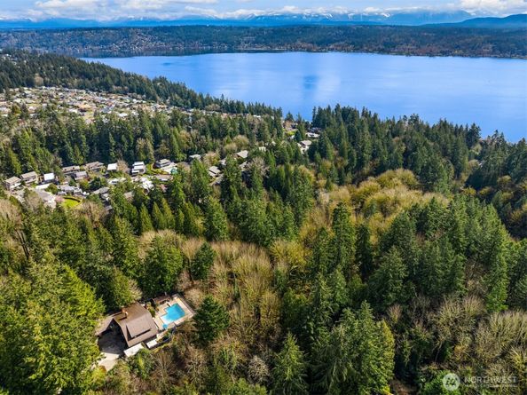 16521 NE 1st Place, Bellevue WA 98008