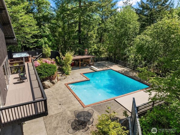 16521 NE 1st Place, Bellevue WA 98008