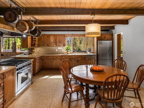 16521 NE 1st Place, Bellevue WA 98008