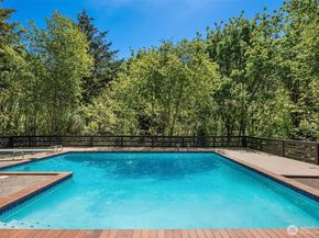16521 NE 1st Place, Bellevue WA 98008