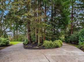 16521 NE 1st Place, Bellevue WA 98008