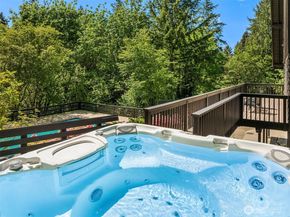 16521 NE 1st Place, Bellevue WA 98008