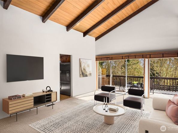 16521 NE 1st Place, Bellevue WA 98008