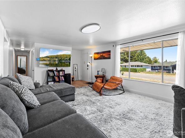 9414 Sharon Drive, Everett WA 98204