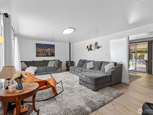 9414 Sharon Drive, Everett WA 98204