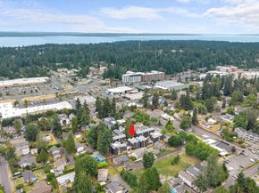 1323 N 185th Street A, Shoreline WA 98133