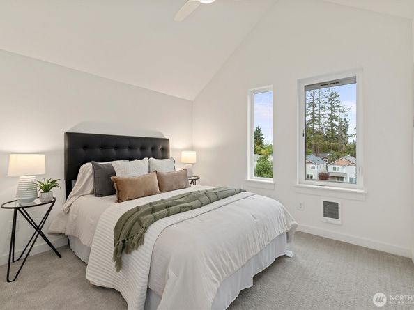 1323 N 185th Street A, Shoreline WA 98133