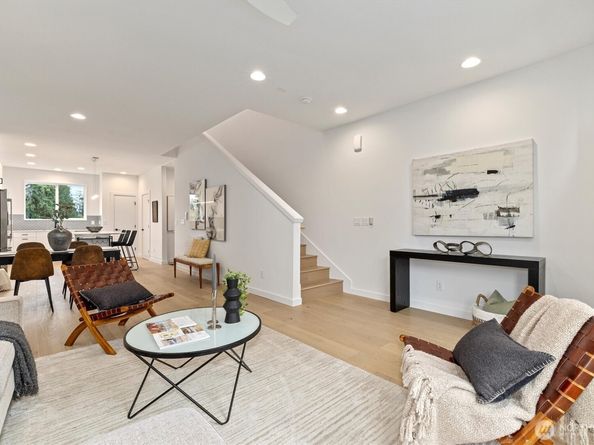 1323 N 185th Street A, Shoreline WA 98133