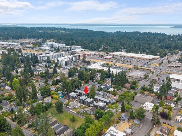 1323 N 185th Street A, Shoreline WA 98133