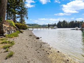 1312 NE South Petterson Road, Keyport WA 98345