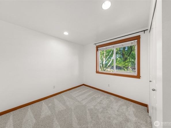 2511 NE 125th ST A, Seattle WA 98125