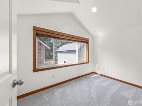 2511 NE 125th ST A, Seattle WA 98125
