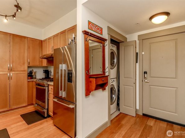1840 25th Avenue NE 204, Issaquah WA 98029