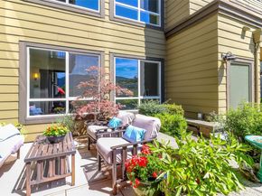 1840 25th Avenue NE 204, Issaquah WA 98029