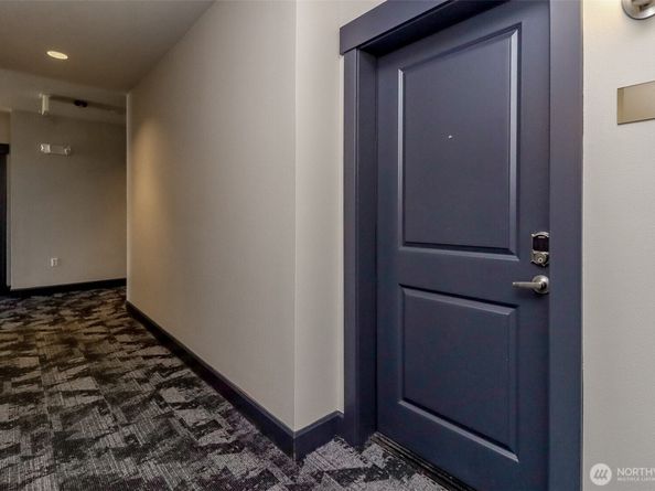 1840 25th Avenue NE 204, Issaquah WA 98029