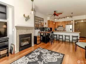 1840 25th Avenue NE 204, Issaquah WA 98029
