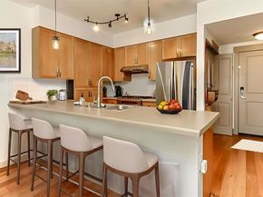 1840 25th Avenue NE 204, Issaquah WA 98029