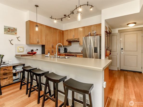 1840 25th Avenue NE 204, Issaquah WA 98029