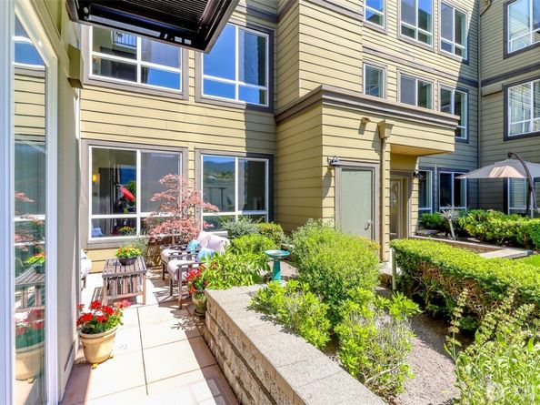 1840 25th Avenue NE 204, Issaquah WA 98029