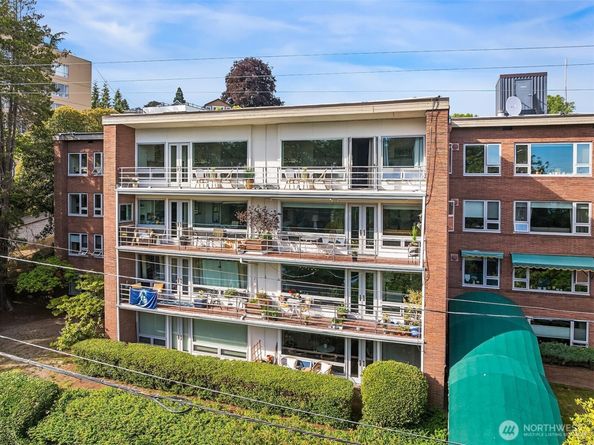 530 W Olympic Place 406, Seattle WA 98119