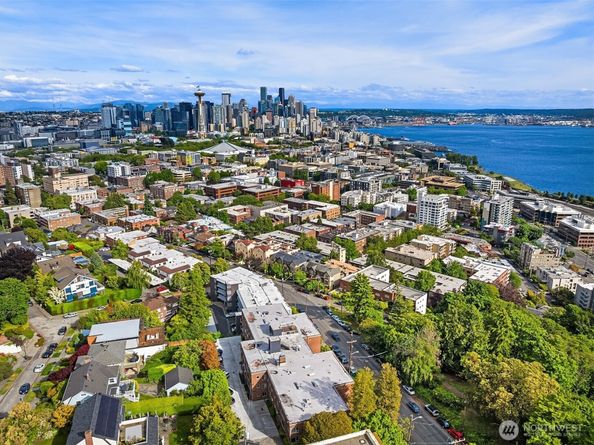 530 W Olympic Place 406, Seattle WA 98119