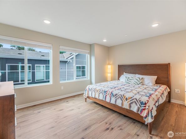 6633 NE 188th Court 5, Kenmore WA 98028