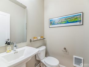 6633 NE 188th Court 5, Kenmore WA 98028