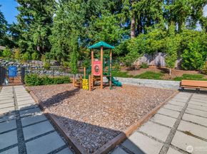 6633 NE 188th Court 5, Kenmore WA 98028