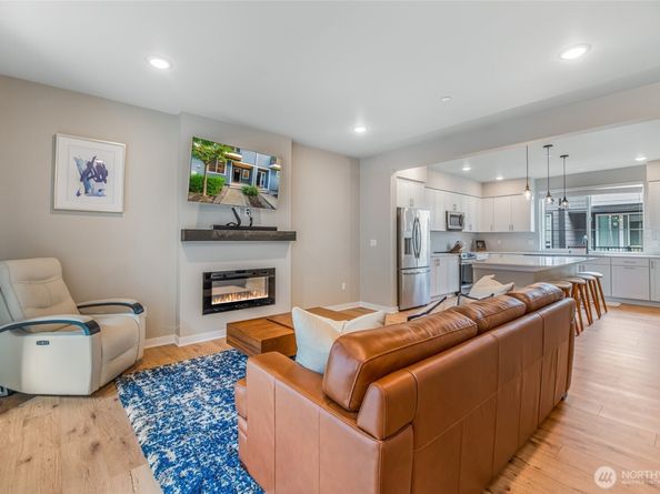 6633 NE 188th Court 5, Kenmore WA 98028