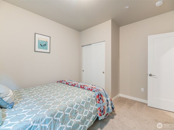 6633 NE 188th Court 5, Kenmore WA 98028
