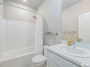 6633 NE 188th Court 5, Kenmore WA 98028